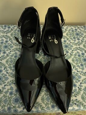 Mix no 6 black patent ankle strap size 7 m